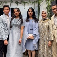 Sementara ini momen resepsi Atheera dan Panji. Sejumlah politikus turut hadir di momen resepsi pernikahan tersebut. Seperti Liliana Tanoesoedibjo yang turut terbang ke New York untuk menghadiri pernikahan tersebut. Foto: dok. Instagram