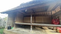 Uniknya, bangunan tradisional yang ada di Desa Penglipuran bisa dibilang tahan gempa. Dalam menjaga konsistensi warga Desa Penglipuran menjadi tiga bangunan yang dikonservasi, pihak desa adat juga ikut turun tangan. Desa Adat Penglipuran memberikan subsidi ketika terjadi kerusakan pada ketiga bangunan yang dikonservasi.  