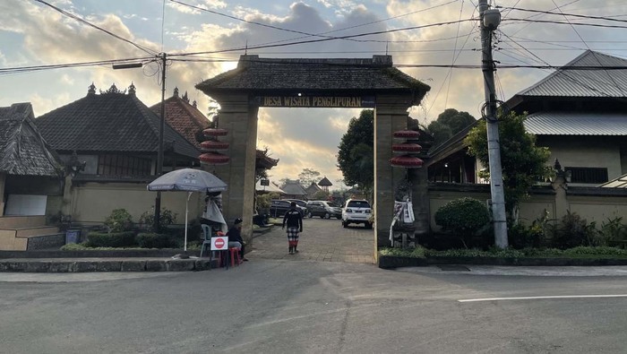 Potret Desa Wisata Penglipuran yang Punya Bangunan Seragam Desa Penglipuran di Kabupaten Bangli, Bali, merupakan desa wisata yang memiliki arsitektur bangunan yang seragam. Begini potretnya.