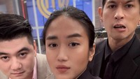 Chef Renatta, chef Arnold, dan chef Juna sering berbagi momen kebersamaan di Instagram mereka masing-masing. Foto: Instagram/Twitter arnoldpo/renattamoeloek