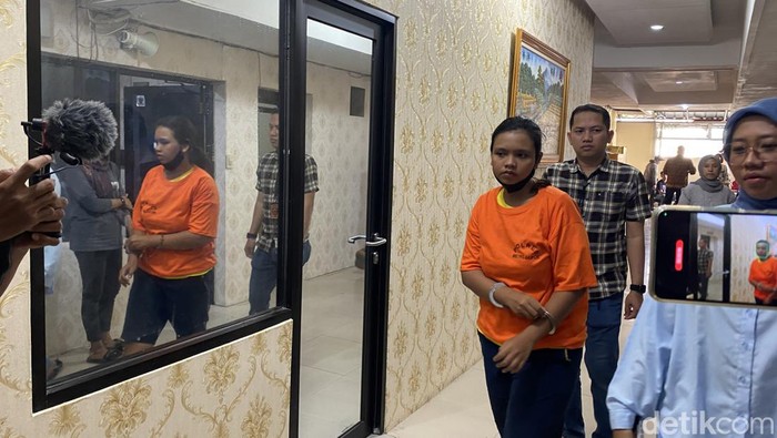 Remaja perempuan, Ayu Agustin (19), menculik bocah laki-laki di Jalan TPU Karet, Cipayung, Depok, Jawa Barat. Polisi menetapkan Ayu Agustin sebagai tersangka. (Devi P/detikcom)