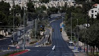 Seluruh kegiatan bisnis tutup, lalu lintas udara dihentikan dan sebagian besar orang Israel menahan diri untuk tidak mengemudi pada Hari Penebusan Yahudi, mengosongkan pusat kota dan jalan-jalan di seluruh negeri.  