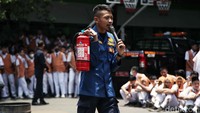 Selain itu, ada juga sosialisasi pengenalan APD safety alat-alat serta sosialisasi layanan kedaruratan Jakarta Siaga 112.  