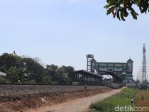 Viral Aksi Sekelompok Remaja Terobos Pemeriksaan di Stasiun Cimekar