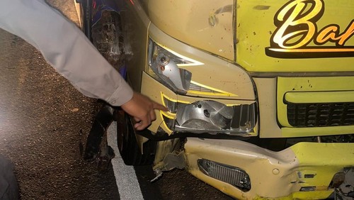 Truk yang menabrak mantan Anggota DPRD Jembrana, I Ketut Bameiyasa, hingga tewas kecelakaan di Jalan Nasional Denpasar-Gilimanuk. Kecelakaan itu terjadi pada Senin (25/9/2023).