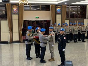 Jokowi Anugerahkan Lencana Kehormatan ke Pasukan FPU 4 Minusca