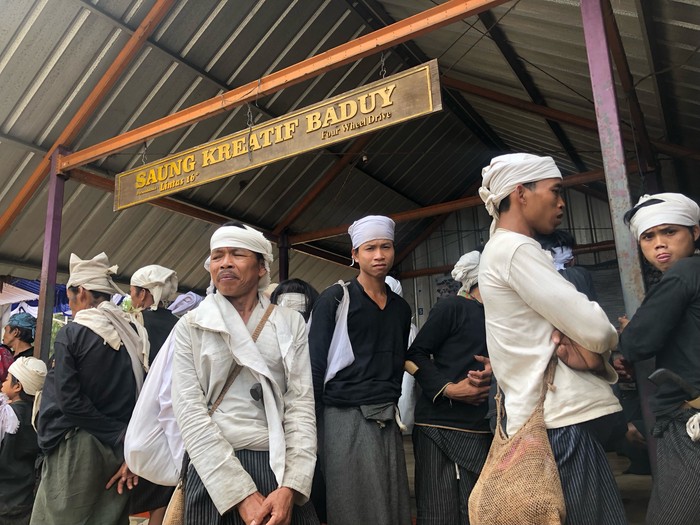 Warga Baduy menggunakan BPJS Kesehatan.