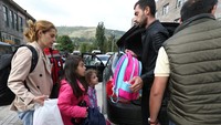 Pemimpin etnis Armenia mengatakan peraturan itu akan tetap berlaku sampai semua orang yang ingin meninggalkan tempat yang mereka sebut Artsakh dapat pergi. Sementara itu, mereka mendesak warga untuk menahan diri agar tidak berkerumun di jalan, agar korban luka dapat dievakuasi.  