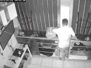 Maling Bobol Toko Elektronik di Depok, Gasak Laptop hingga PS 4