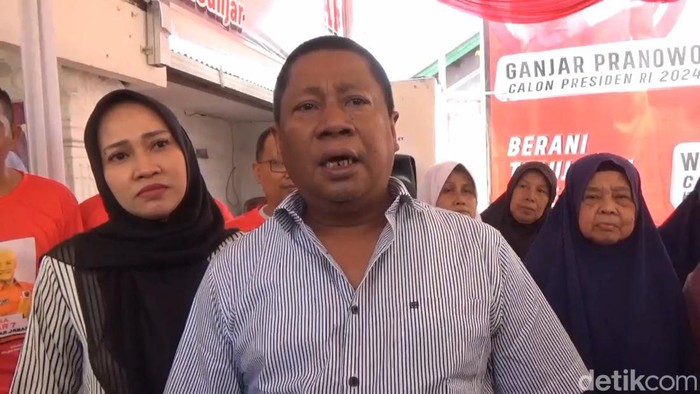 Anggota tim pemenangan Ganjar Pranowo, Waras Wasisto Anggota tim pemenangan Ganjar Pranowo, Waras Wasisto
