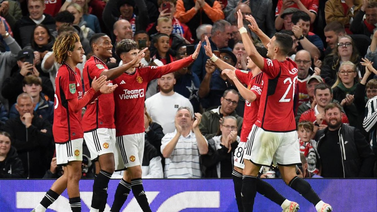 Link live streaming Man United vs Brentford lihat informasinya di sini. (Foto: REUTERS/PETER POWELL)