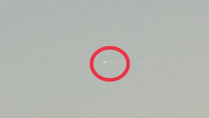 Benda misterius melintas di langit Cianjur pada Rabu (27/9/2023) petang.