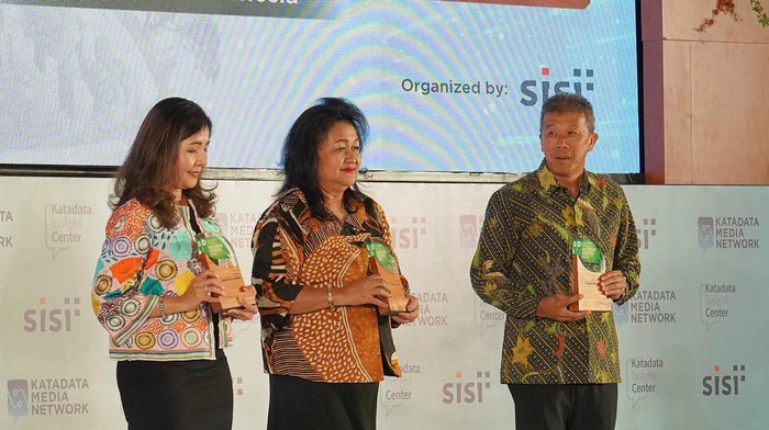 Bisnis Berkelanjutan DBS Dapat Apresiasi Inisiatif Hijau Apresiasi Inisiatif Hijau diraih Bank DBS Indonesia. Penghargaan itu atas upaya dalam menjalankan praktik bisnis berkelanjutan dengan menerapkan ESG.