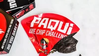 Keripik dari merek Paqui ini juga berwarna hitam pekat yang menandakan kalau rasanya super pedas. Rasa pedasnya ini berasal dari bumbu yang menggunakan cabe Carolina Reaper yang terpedas di dunia. Level kepedasannya mencapai 1,6 juta SHU (Scoville Heat Units). Foto: site news