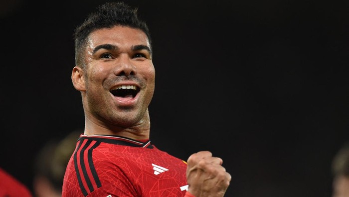 Soccer Football - Carabao Cup - Third Round - Manchester United v Crystal Palace - Old Trafford, Manchester, Britain - September 26, 2023 Manchester Uniteds Casemiro celebrates scoring their second goal REUTERS/Peter Powell NO USE WITH UNAUTHORIZED AUDIO, VIDEO, DATA, FIXTURE LISTS, CLUB/LEAGUE LOGOS OR LIVE SERVICES. ONLINE IN-MATCH USE LIMITED TO 45 IMAGES, NO VIDEO EMULATION. NO USE IN BETTING, GAMES OR SINGLE CLUB/LEAGUE/PLAYER PUBLICATIONS.
