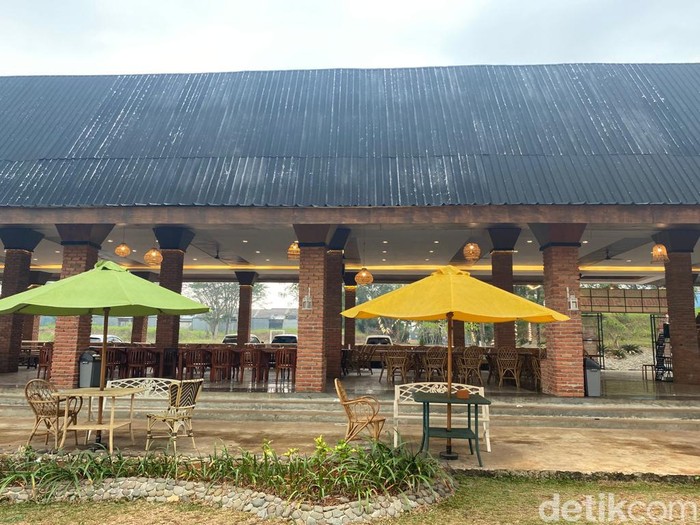 Danau Abah Danau Abah, restoran Sunda hidden gem di BSD yang menawarkan menu prasmanan nikmat.