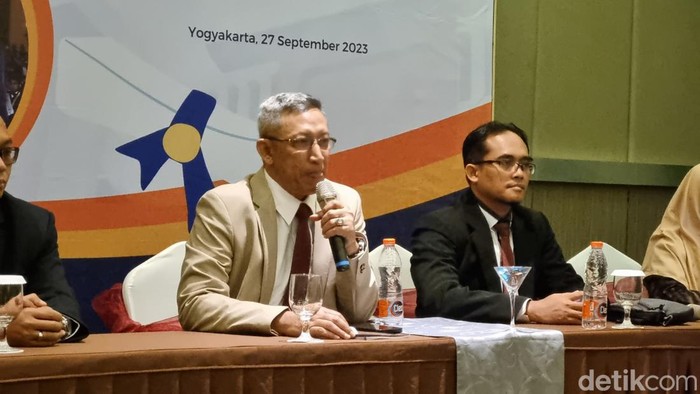 Direktur Politeknik Teknologi (Poltek) Nuklir Indonesia Zainal Arif saat memberikan keterangan, Rabu (27/9/2023).