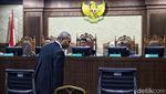 Ekspresi Pengacara Lukas Enembe yang Didakwa Merintangi Penyidikan
