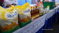 Pasar murah tersebut bekerja sama dengan Pimpinan Wilayah Muhammadiyah Jawa Tengah, terdapat sekitar 600 paket bapok murah yang meliputi 2,5 ton beras dan 480 liter minyak goreng.