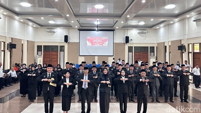 Herman Deru merotasi kadis dan pejabat eselon jelang berakhir jabatan