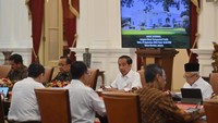 Dalam ratas tersebut, Presiden Joko Widodo meminta proyek Light Rail Transit (LRT) Jabodebek diperpanjang hingga Kota Bogor, Jawa Barat. Menurut Jokowi LRT yang saat ini beroperasi sudah mulai penuh.  