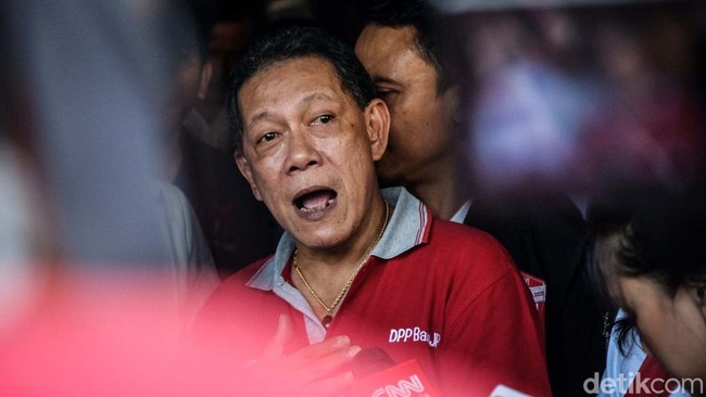 Reaksi Relawan Kala PSI Gelar Karpet Merah untuk Jokowi
