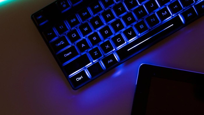 Cara menyalakan lampu keyboard laptop