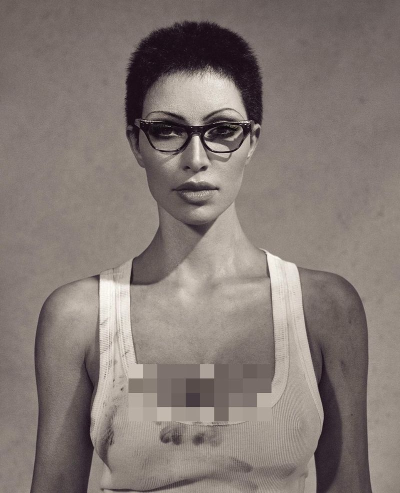 Kim Kardashian tampil dengan potongan rambut buzz cut Kim Kardashian tampil dengan potongan rambut buzz cut