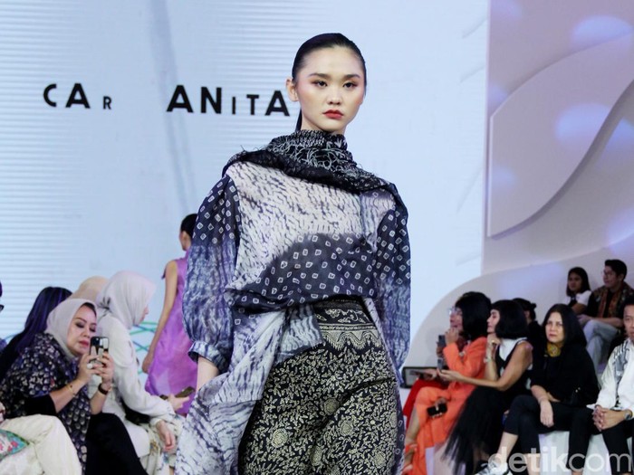 Koleksi Desainer IPMI di Fashion Nation 2023
