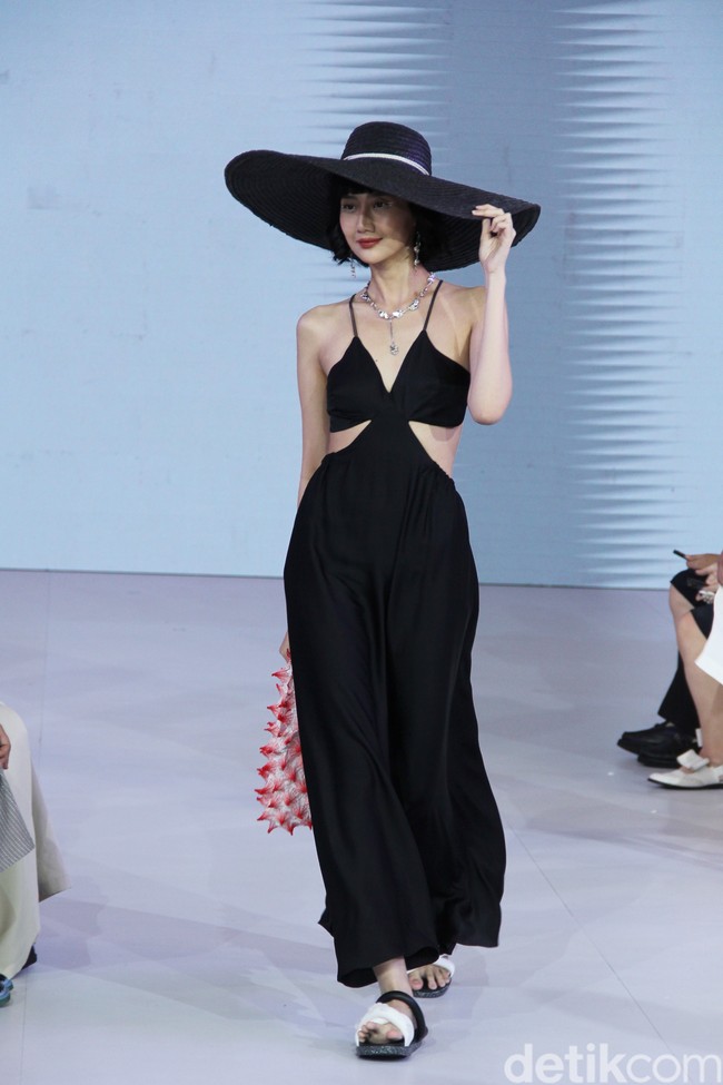 Inilah koleksi terbaru brand Purana yang ditampilkan di acara Fashion Nation, Senayan City, Jakarta. Foto: Mohammad Abduh/detikcom.