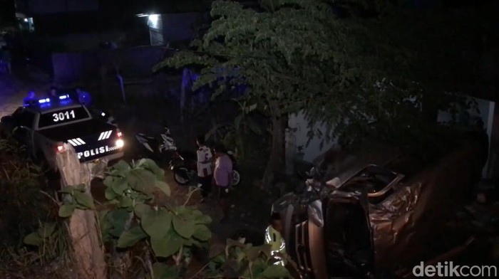Kondisi kendaraan yang terlibat kecelakaan lalu lintas di ruas jalan Pengasih - Nanggulan, wilayah Dusun Kepek, Kalurahan Pengasih, Kapanewon Pengasih, Kulon Progo, Selasa (26/9/2023)