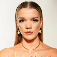 Pada Oktober 2022, Brooke bergabung dalam agensi modeling. Boss Models, di Cape Town, Afrika Selatan. Foto: Instagram/@brooke_brukjackson @missuniversezw