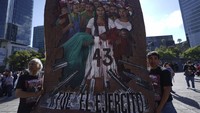 Hilangnya 43 pelajar di Meksiko pada 2014 telah menjadi misteri sosial selama bertahun-tahun. Pada September 2014, 43 siswa laki-laki dari Ayotzinapa Rural Teachers College itu tampaknya menghilang begitu saja.  