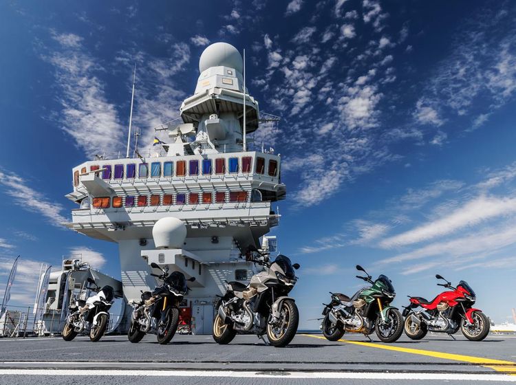 Lihat Lebih Dekat Moto Guzzi V100 Edisi Khusus yang Harganya Setara Ioniq 5
