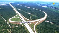 Pembangunan jalan tol Kisaran - Indrapura terbagi dalam dua seksi. Seksi 1 sepanjang 15,6 km yang menghubungkan Indrapura–Limapuluh. Sementara seksi 2 sepanjang 32,15 Km menghubungkan Limapuluh–Kisaran.