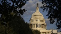 Senat yang mayoritas anggotanya Partai Demokrat sejauh ini bertahan pada anggaran belanja sebesar US$ 1,59 triliun untuk mencegah shutdown yang telah disetujui Ketua DPR AS Kevin McCarthy dan Presiden Joe Biden. Di sisi lain, Partai Republik menolak kesepakatan itu dan menuntut pemotongan lagi sebesar US$ 120 miliar.
