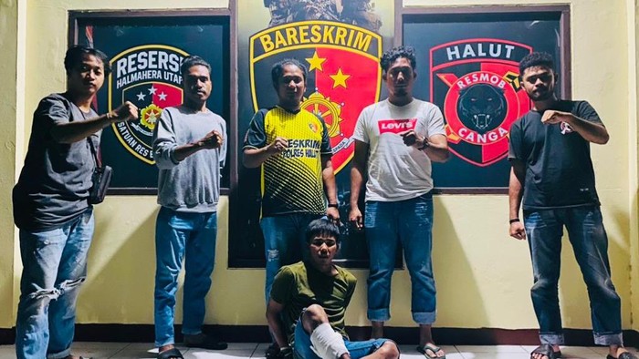 Narapidana kasus pencurian bernama Alfitrah Mansur saat diamankan anggota Polres Halmahera Utara.