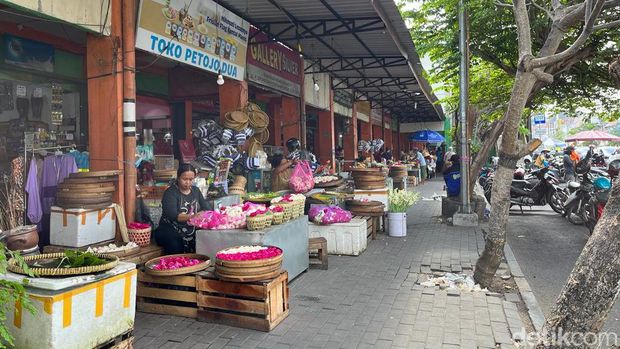 Penjual bunga tabur di Pasar Kranggan, Kota Jogja. Foto diunggah pada Rabu (27/9/2023).