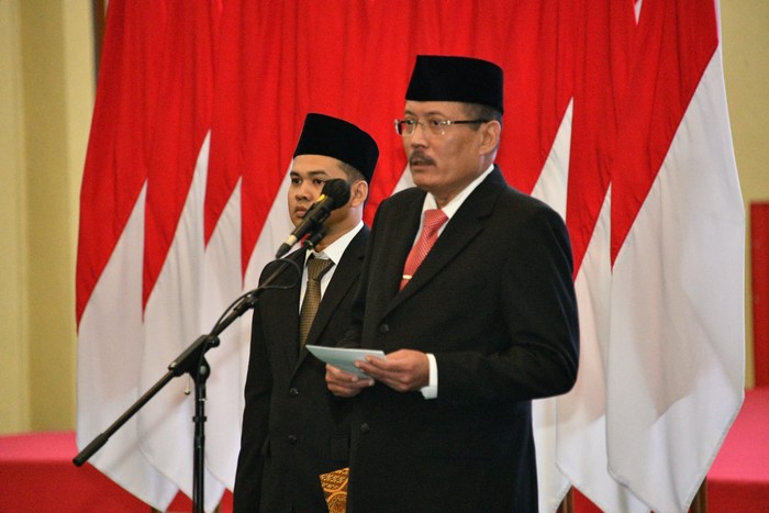 Plt Sekretaris Jenderal (Sekjen) MPR RI Janedjri M. Gaffar melantik dan mengambil sumpah dua pejabat Pimpinan Tinggi Madya (Eselon 1b)