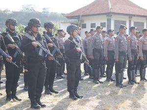 Ratusan Polisi-Tentara Bubarkan HUT Ormas Tanpa Izin di Jimbaran