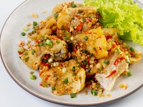 Resep Ikan Goreng Bumbu Cabe Bawang yang Gurih Pedas Untuk Makan Siang