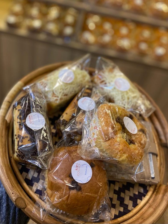 Roti Eneng Roti Eneng, bakery hits di Gandaria