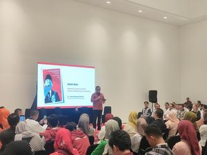 Hasto Sebut Sandiaga Bakal Cawapres Ganjar yang Menarik Hati
