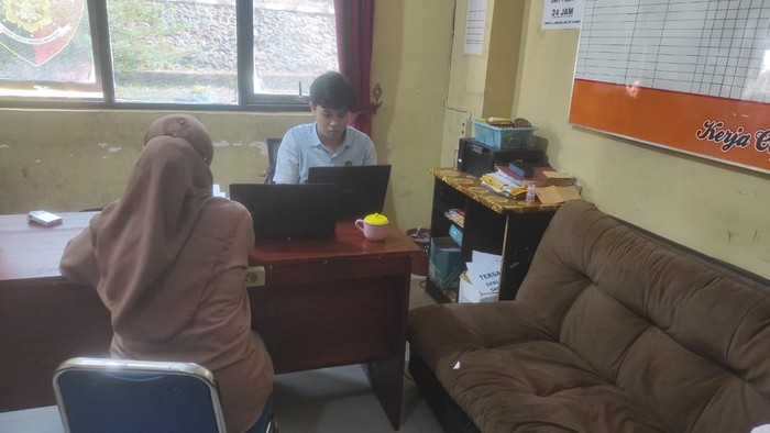 Seorang honorer melaporkan kabdi di Pemkab Empat Lawang dugaan chat mesum