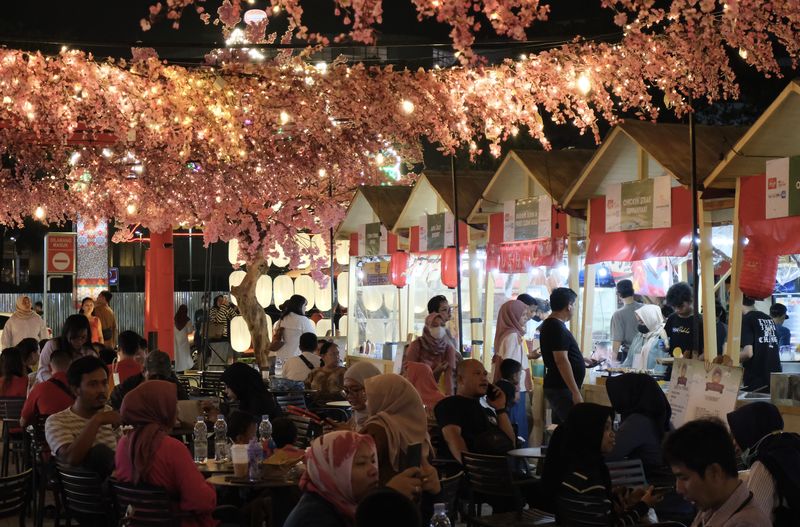 Seru! Cicip Kuliner 9 Negara Asia di Pasar Senggol Summarecon Mall Bekasi
