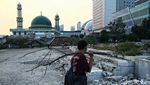Potret Lahan Kosong Ibu Kota Jadi Lokasi Bermain Anak-anak