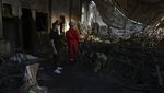Penampakan Puing-puing Kebakaran Maut Pesta Pernikahan di Irak