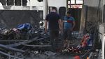 Penampakan Puing-puing Kebakaran Maut Pesta Pernikahan di Irak