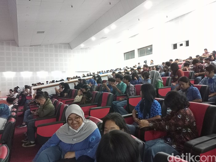 Siswa SMM Yogya tonton Putri Ariani di Final AGT 2023 Siswa SMM Yogya tonton Putri Ariani di Final AGT 2023