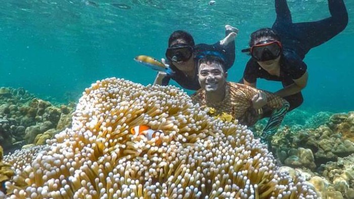Suasana snorkeling di Pulau Badalu. (Foto: Instagram @dapurtraveling)